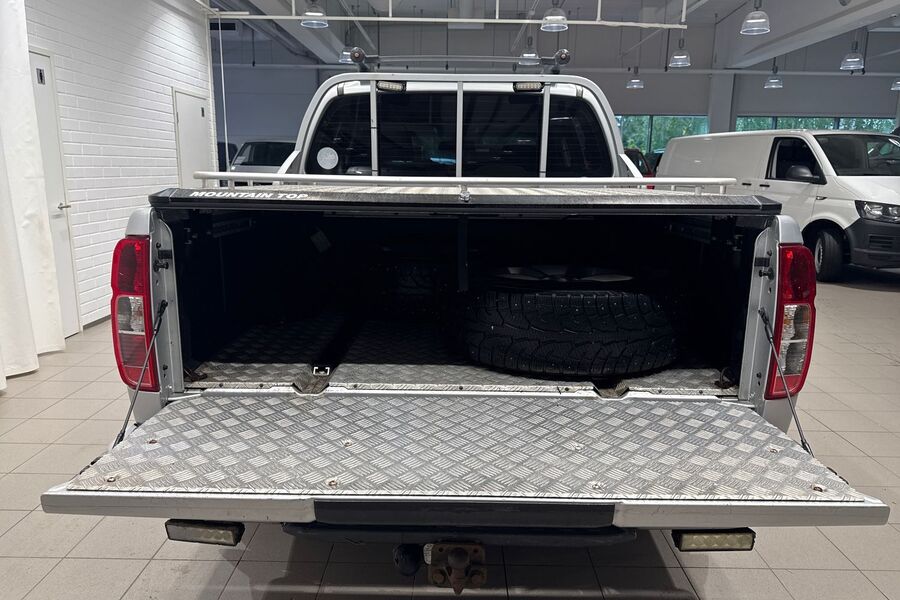 Nissan Navara vaihtoauto