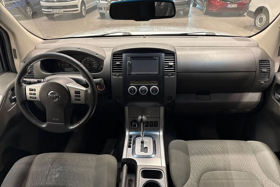 Nissan Navara vaihtoauto