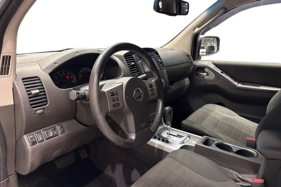 Nissan Navara vaihtoauto