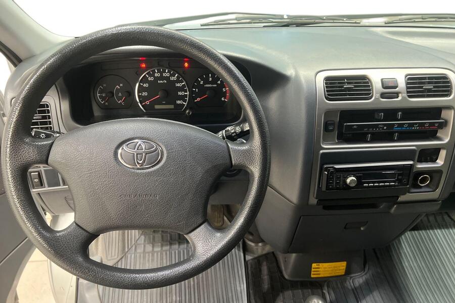 Toyota Hiace vaihtoauto