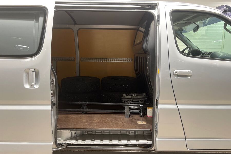 Toyota Hiace vaihtoauto