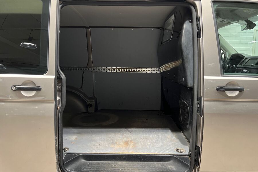 Volkswagen Transporter vaihtoauto