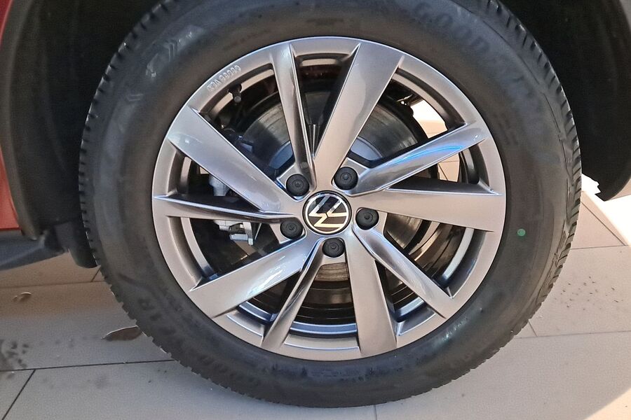 Volkswagen T-Roc vaihtoauto