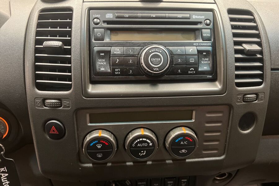 Nissan Navara vaihtoauto