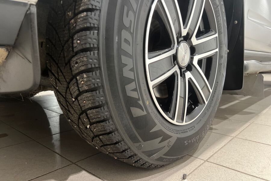 Nissan Navara vaihtoauto