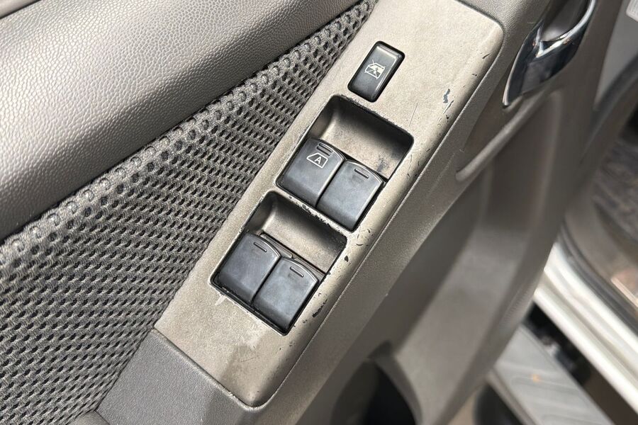 Nissan Navara vaihtoauto