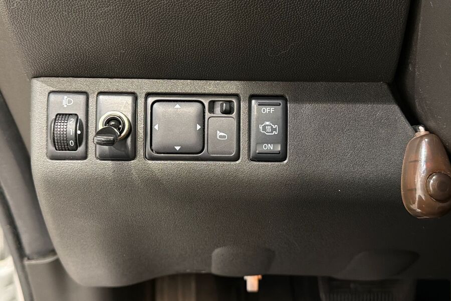 Nissan Navara vaihtoauto