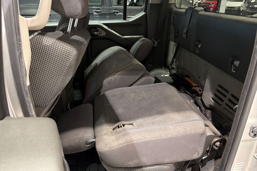 Nissan Navara vaihtoauto