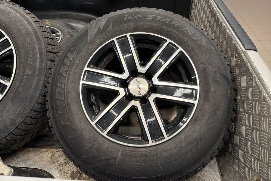 Nissan Navara vaihtoauto