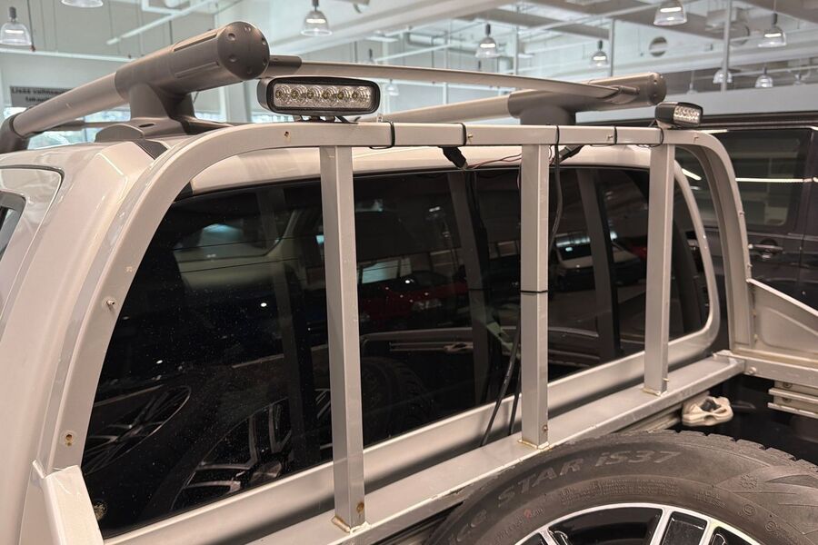 Nissan Navara vaihtoauto