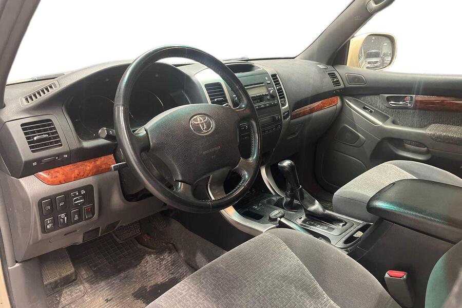 Toyota Land Cruiser vaihtoauto