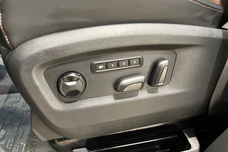 Volkswagen Multivan vaihtoauto