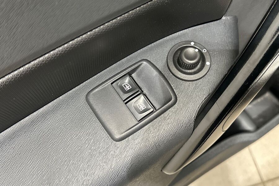 Nissan NV250 vaihtoauto