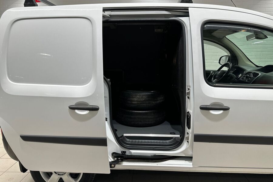 Nissan NV250 vaihtoauto