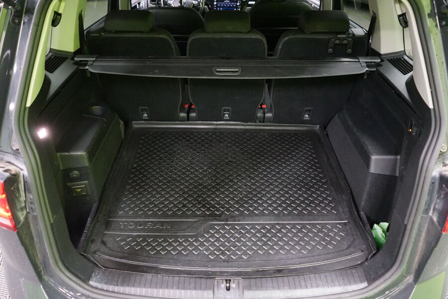 Volkswagen Touran vaihtoauto