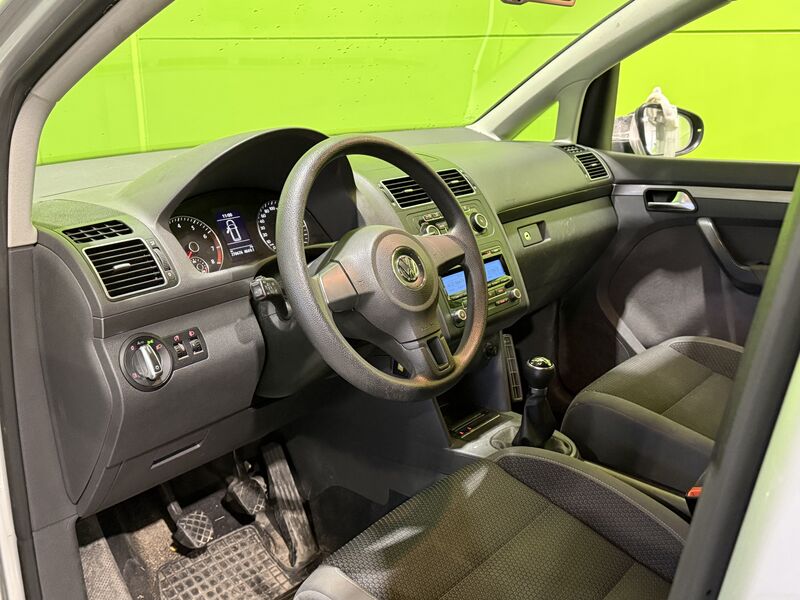 Volkswagen Touran vaihtoauto