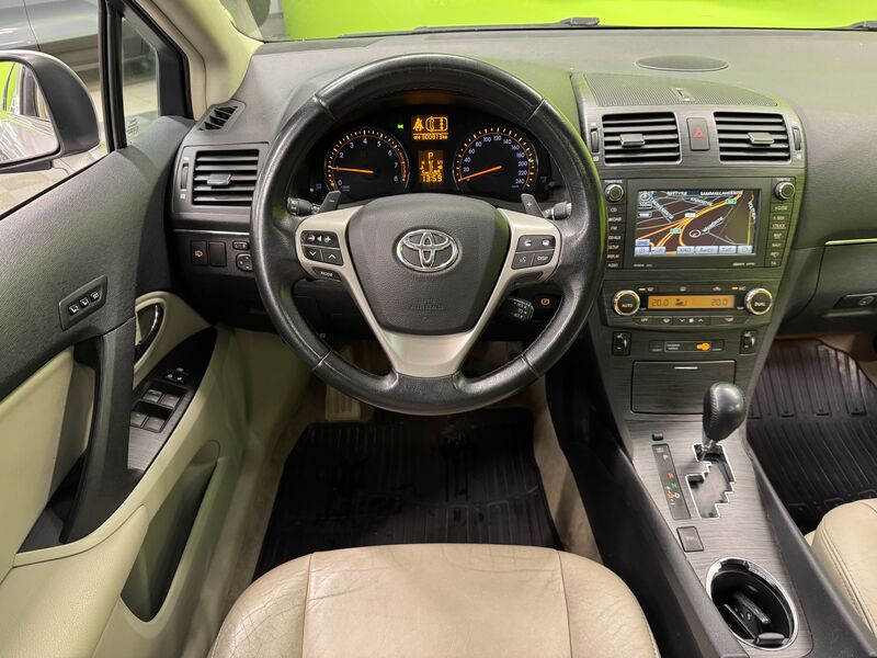 Toyota Avensis vaihtoauto