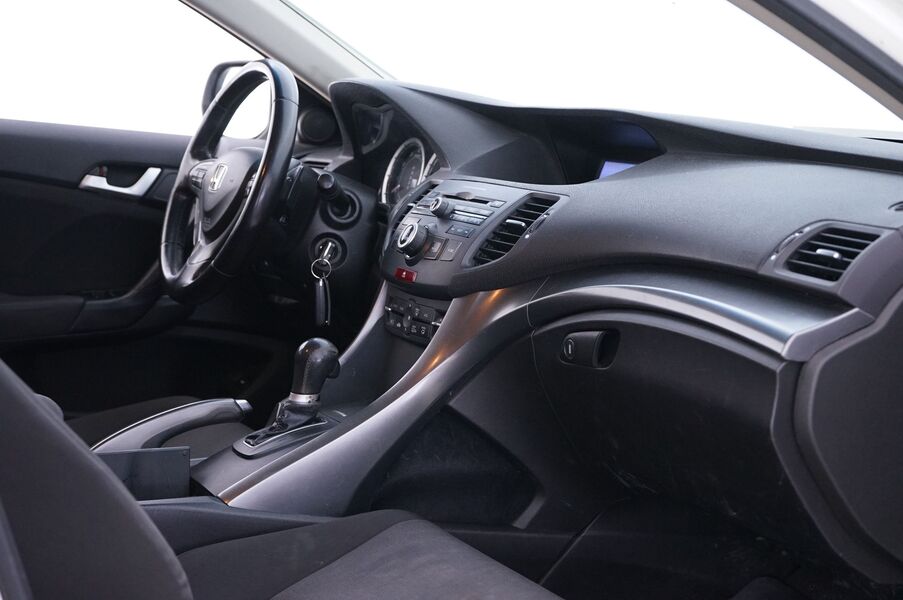 Honda Accord vaihtoauto