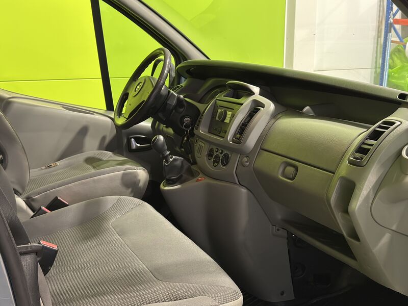 Opel Vivaro vaihtoauto