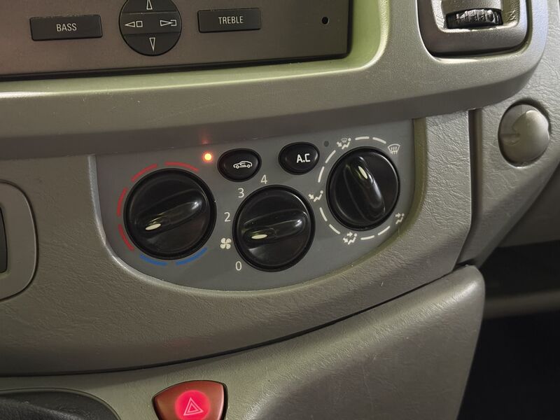 Opel Vivaro vaihtoauto