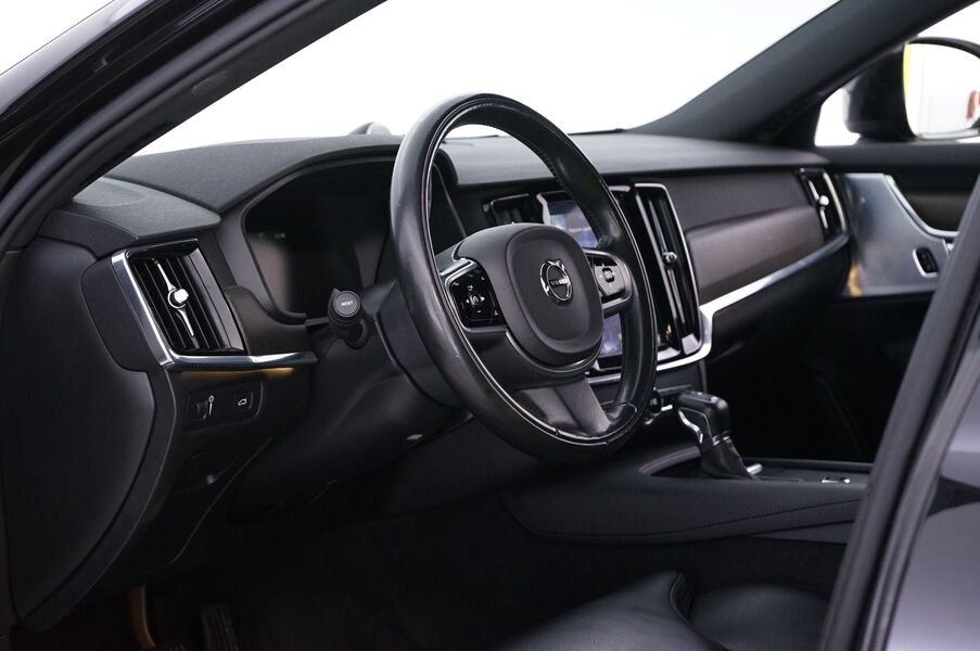 Volvo V90 Cross Country vaihtoauto