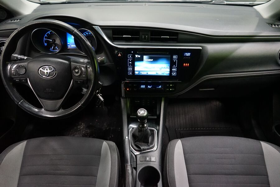 Toyota Auris vaihtoauto