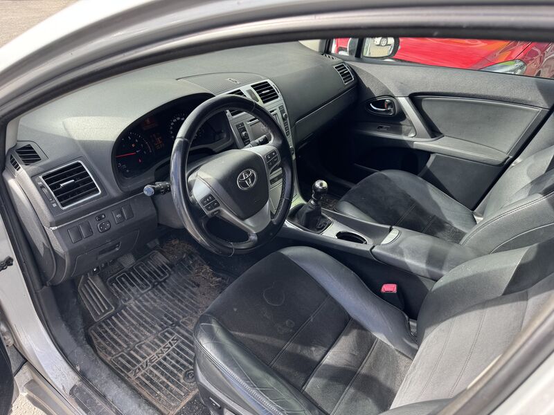 Toyota Avensis vaihtoauto