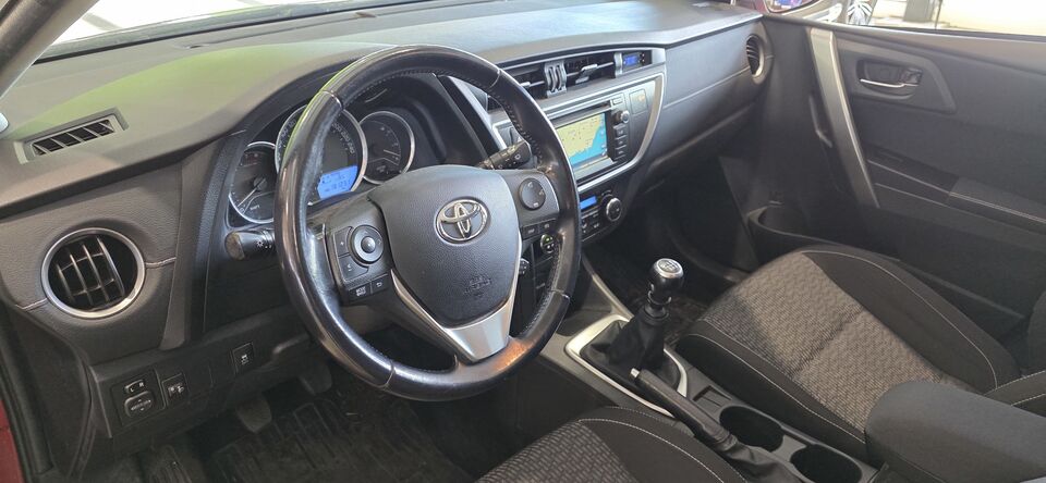 Toyota Auris vaihtoauto