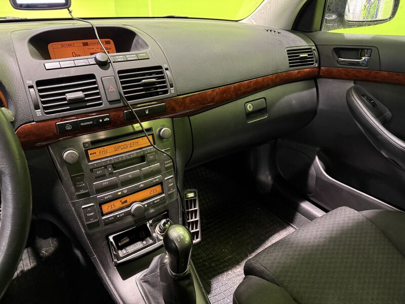 Toyota Avensis vaihtoauto