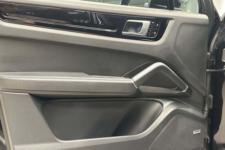 Porsche Cayenne vaihtoauto