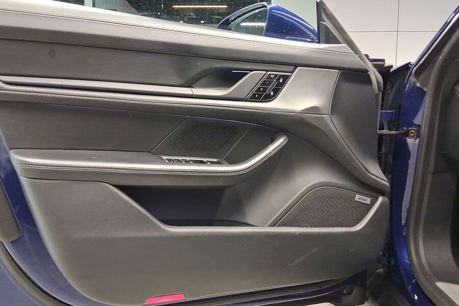 Porsche Taycan vaihtoauto