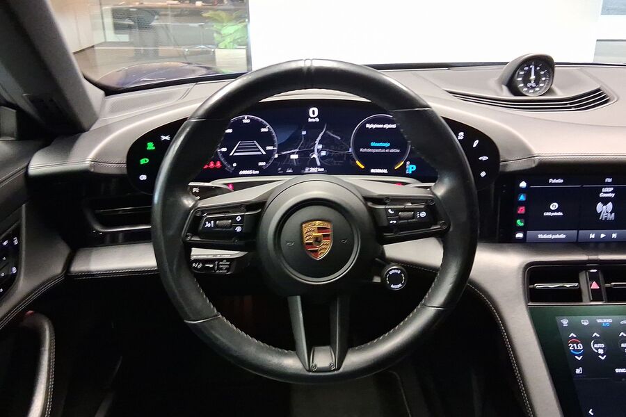 Porsche Taycan vaihtoauto