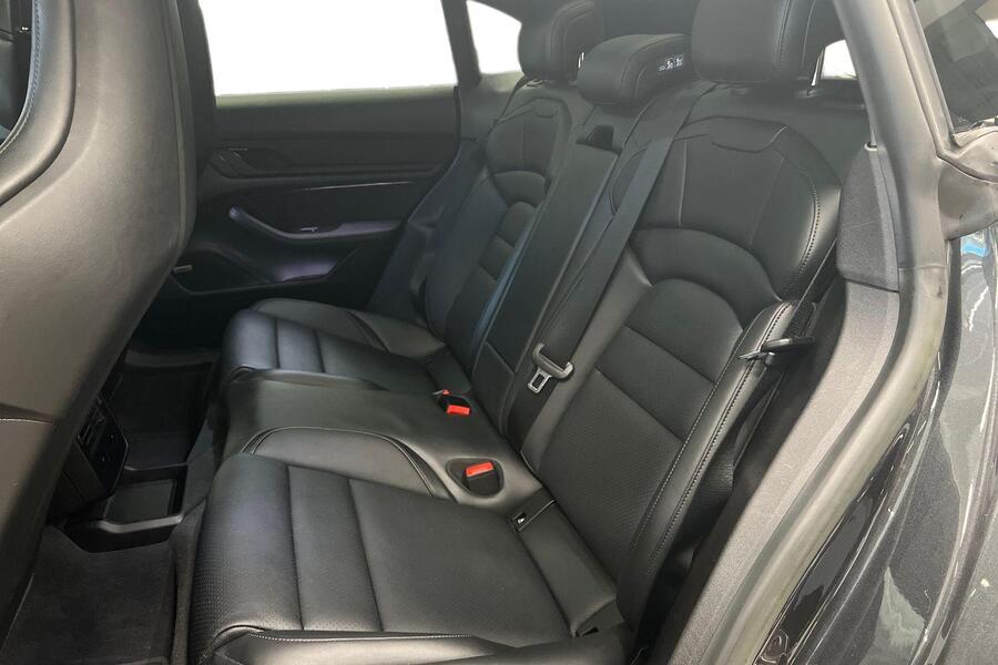 Porsche Taycan vaihtoauto