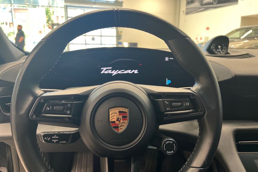Porsche Taycan vaihtoauto