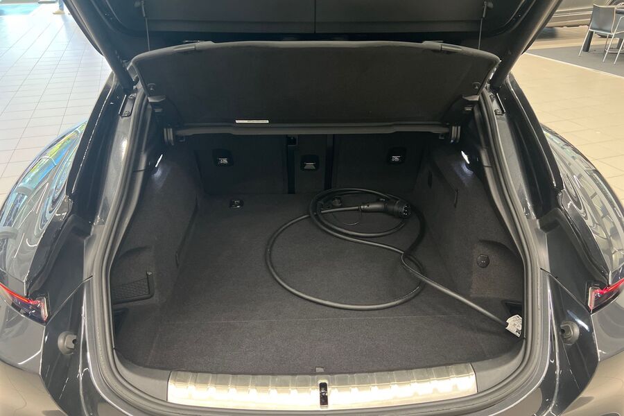 Porsche Taycan vaihtoauto