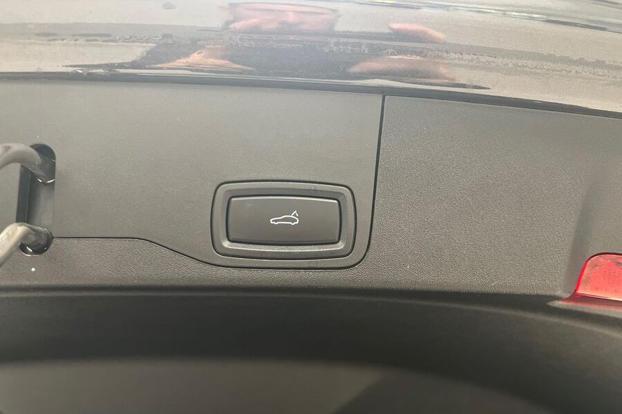 Porsche Taycan vaihtoauto