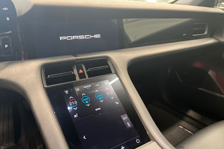 Porsche Taycan vaihtoauto