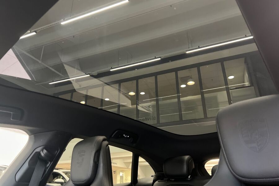 Porsche Taycan vaihtoauto