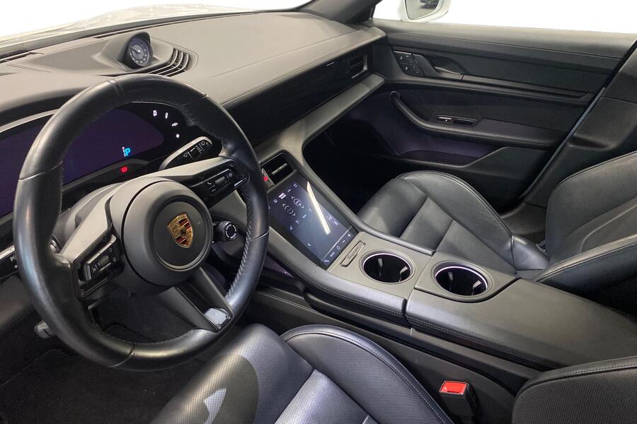 Porsche Taycan vaihtoauto