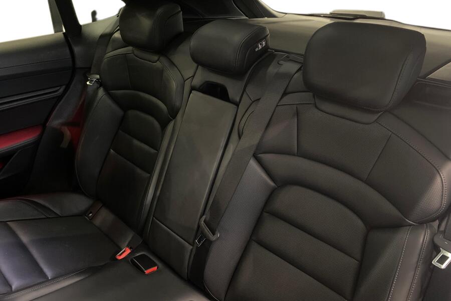 Porsche Taycan vaihtoauto