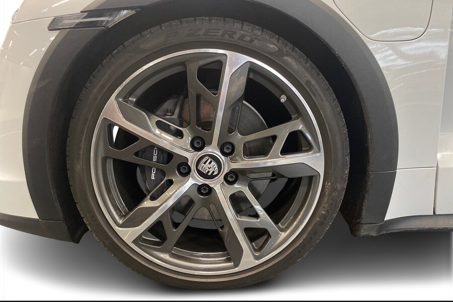 Porsche Taycan vaihtoauto