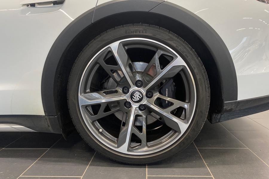 Porsche Taycan vaihtoauto