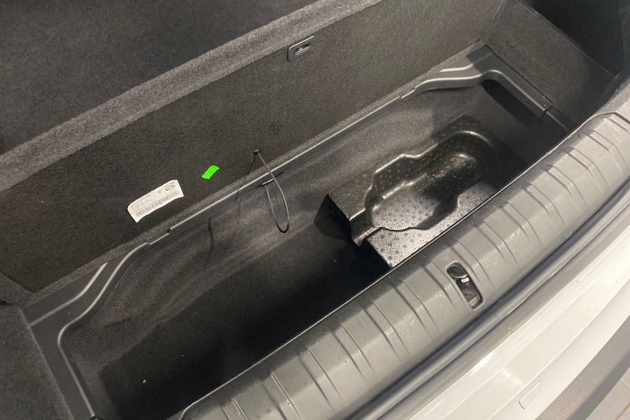 Porsche Taycan vaihtoauto