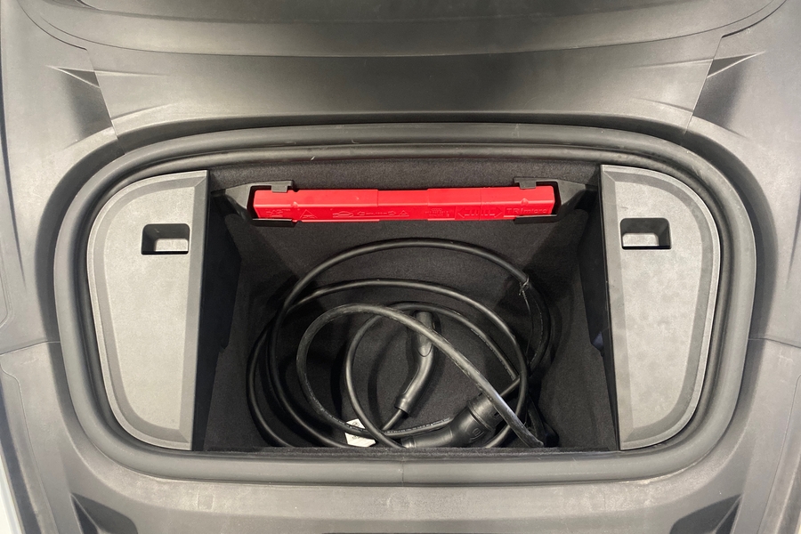 Porsche Taycan vaihtoauto