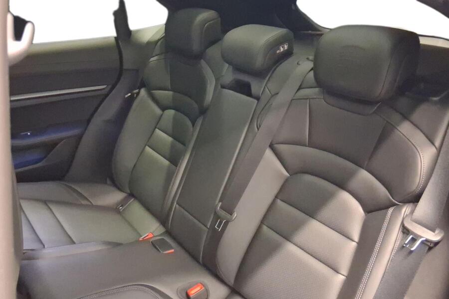 Porsche Taycan vaihtoauto