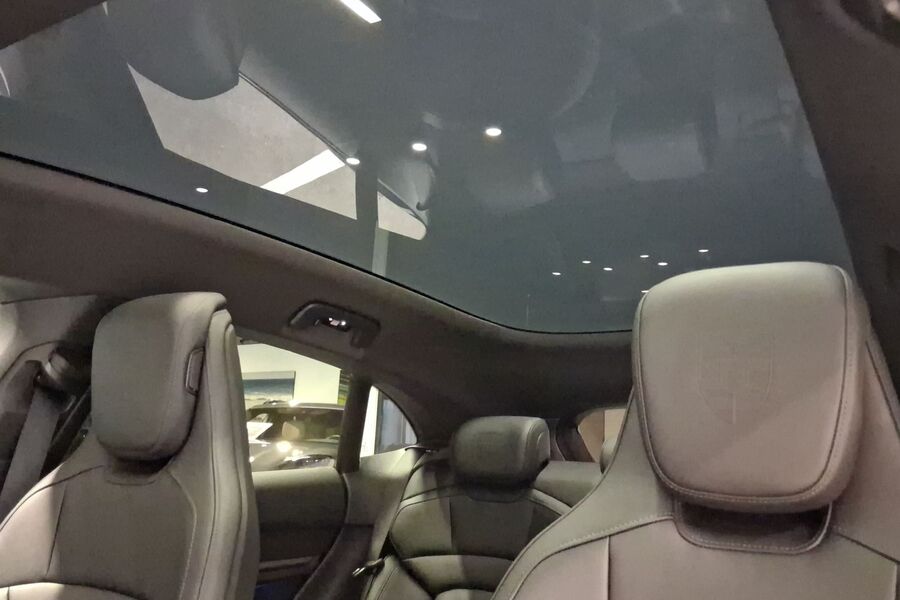 Porsche Taycan vaihtoauto