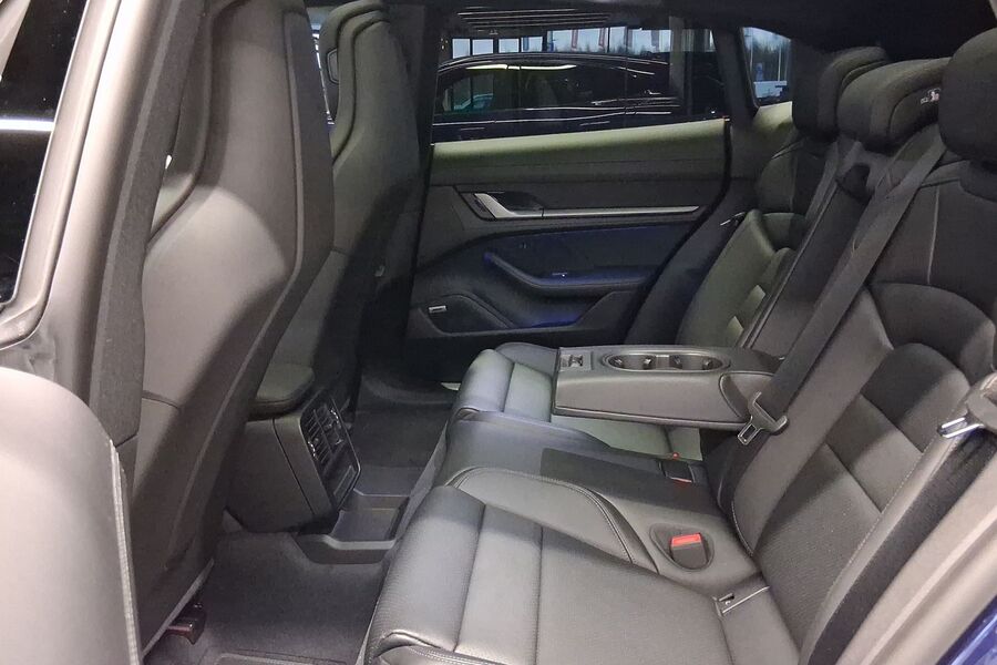 Porsche Taycan vaihtoauto