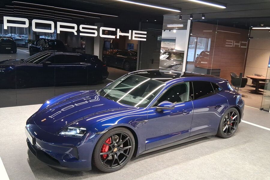 Porsche Taycan vaihtoauto