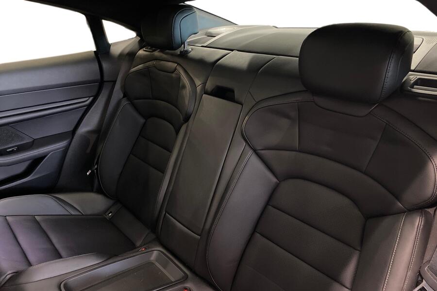 Porsche Taycan vaihtoauto