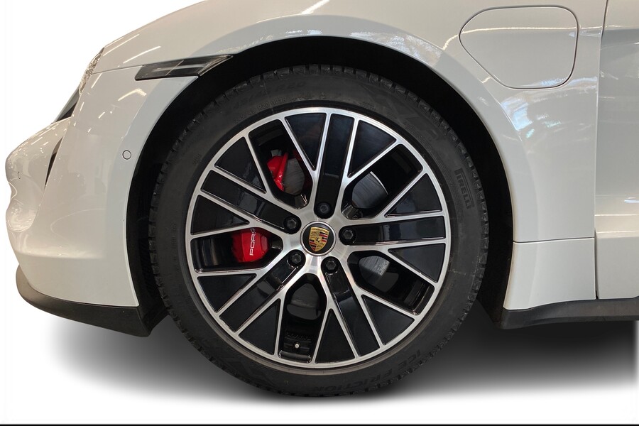 Porsche Taycan vaihtoauto